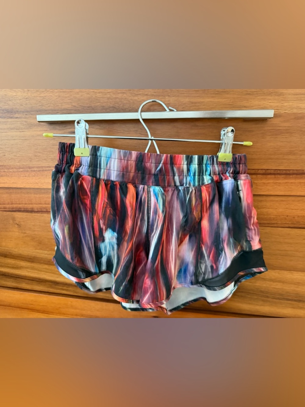 lululemon athletica Multicolor Streaked Print Hotty Hot Running Shorts